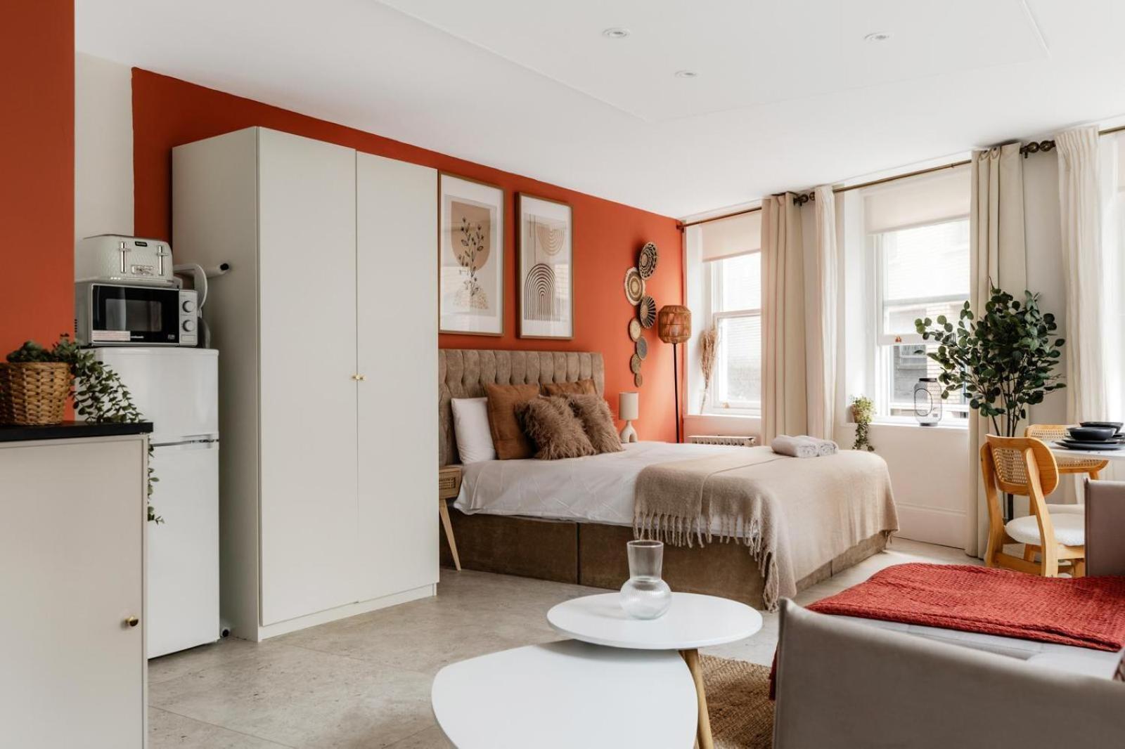 Regents Street's Superb Studios! * Londres
