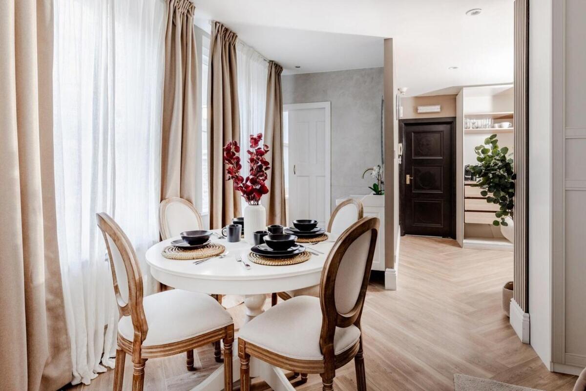 Regents Street's Superb Studios! * Londres